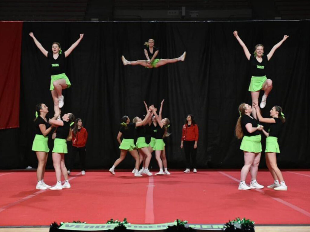 Tigers Cheer - Chearleading a Verona