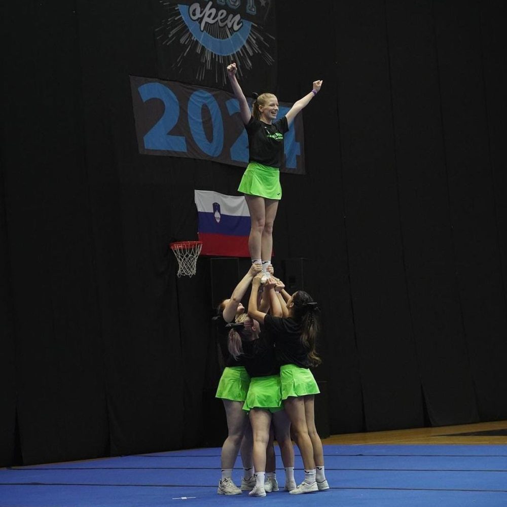 Tigers Cheer - Chearleading a Verona