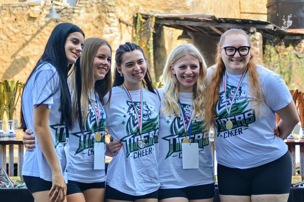 Instagram post from cheerleading.cadore. This post is in position 8.